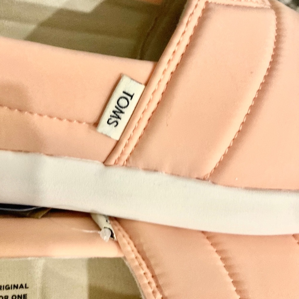 TOMS dusty pink matte woven shoes. Ortholite foam insoles - Picture 10 of 11